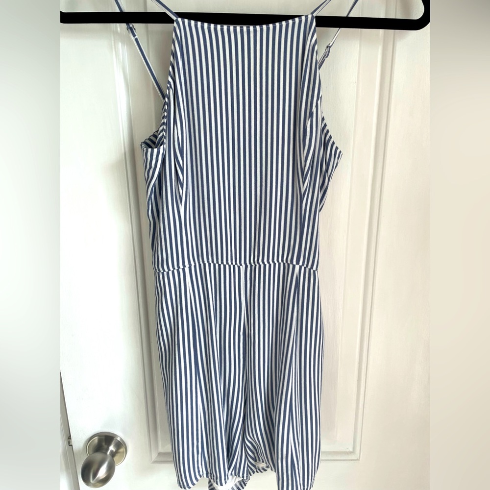 🛍️ Cute A&F Romper 🛍️